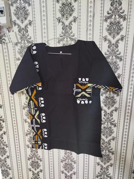 Black Cotton Men’s Shirt with Earth-Tone Tribal Accent Panel – Contemporary African Design
