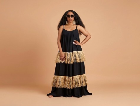 Robe longue noire élégante à franges – Robe sans manches à volants d’inspiration africaine, une pièce forte