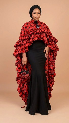 Robe sirène pour femme avec cape à volants floraux