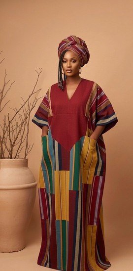 Robe Agbada kaftan de luxe à rayures multicolores avec foulard assorti – Élégante africaine
