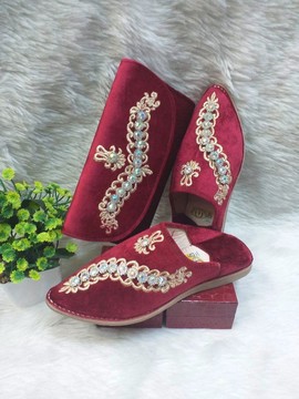 Handmade slippers and wallet set for women