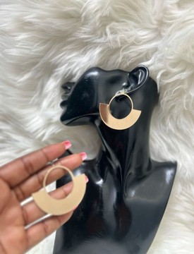 Maxi size sleeper style earrings