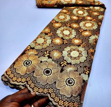 Tissu en dentelle, 5 yards