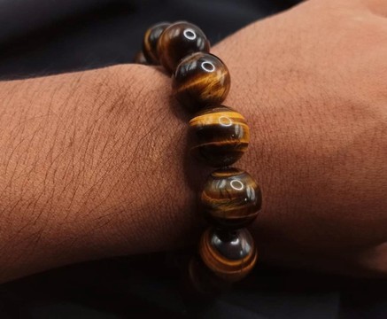 Tiger eye 🐯 bracelet in natural stone from Madagascar