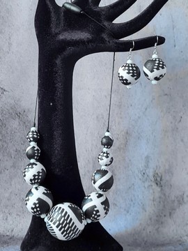 YEMOJA earrings in black and white wax and 925 silver