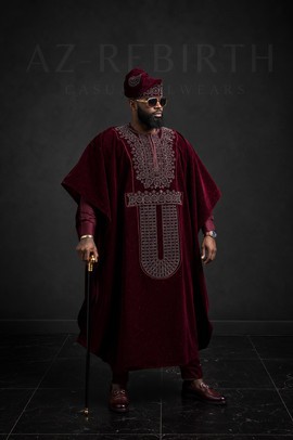 Agbada bordeaux de luxe orné de pierres