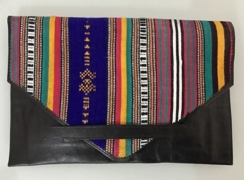 Pochette en cuir et tissu