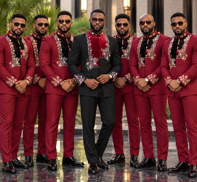 Ensemble de Costumes de Luxe pour le Marié et ses Garçons d’Honneur – 7