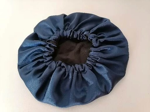 Reversible "black and midnight blue" silk nightcap