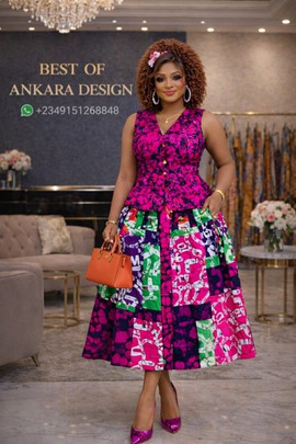 Ensemble deux pièces de luxe en patchwork Ankara avec jupe et haut péplum