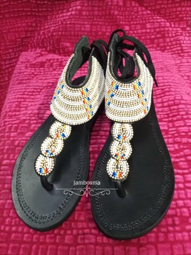 Sandales pour femmes africaines, sandales Massaï, sandales d'été, sandales en cuir perlé, chaussures pour femmes