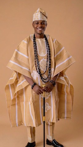 Ensemble agbada traditionnel tissé à la main pour homme, or et blanc
