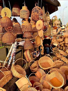 Fournisseur en gros/ Vente En Gros des Objets en Rotin (Luminaire En Rotin, Panier en Rotin...)