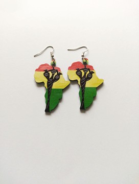 Boucles d'oreilles drapeau africain avec femme africaine
