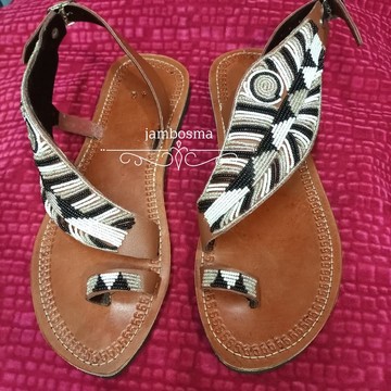 Sandales pour femmes africaines, sandales Massaï, sandales d'été, sandales en cuir perlé, chaussures pour femmes