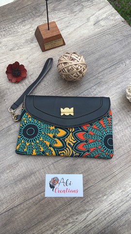 Beautiful “Brasilia” pouch