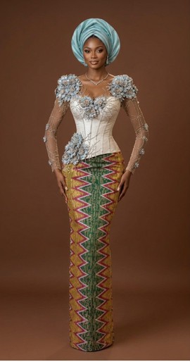 Bustier floral orné et jupe sirène à motifs