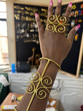 Mawimbi ring and bracelet brass set