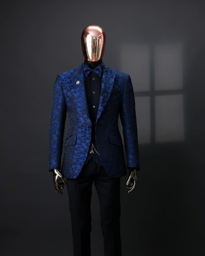 The “Pebble” Suit