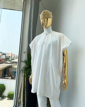 Un dashiki buba blanc ivoire cueilli à la main (design jakan)