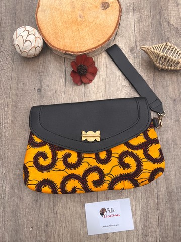 Beautiful “Brasilia” pouch