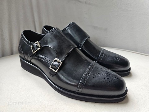Chaussures en cuir noir à double bride