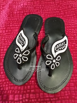 Sandales pour femmes africaines, sandales Massaï, sandales d'été, sandales en cuir perlé, chaussures pour femmes