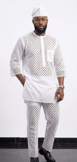 Élégant ensemble sénégalais blanc en dentelle pour homme