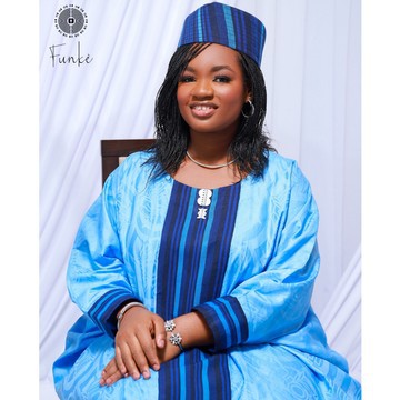 Makeda blue headdress