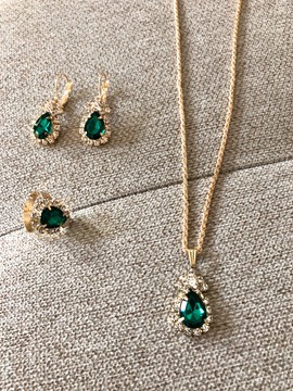 Ensemble collier boucles d'oreilles bracelet bague