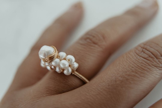Caurine 🐚 Akonolinga ring