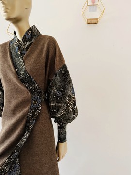Robe kimono en Wax et Tweed - Robe d’hiver en wax - Robe portefeuille en tweed et Wax - Brun