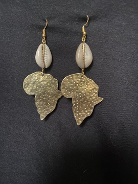 African jewelry, handmade jewelry, African earrings, cowrie shell earrings.