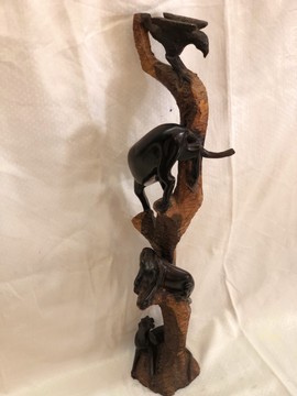 Décoration d’intérieur : statue en bois exotique, pièce rare et captivante, chef-d’œuvre pour la maison, stylisme d’intérieur
