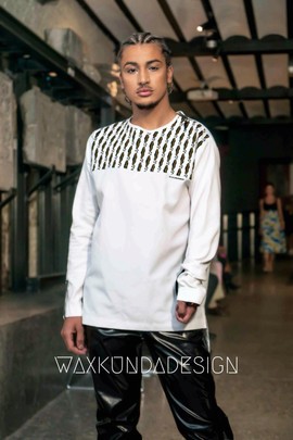 “Bouche” shirt with fitted round neck waxkundadesign
