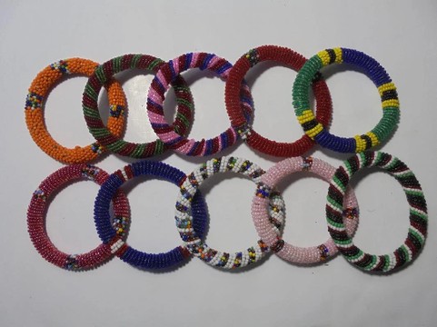 10 bracelets de perles Maasai du Kenya