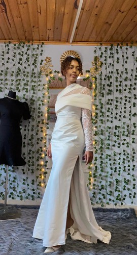 Robe des fêtes/ Robe de mariée/Fiançaille brodée/ BRODERIE MALAGASY/Madagascar
