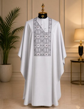 Men's Luxury White  Agbada – Premium Nigerian Traditional Wedding Attire with Silver Embroidery