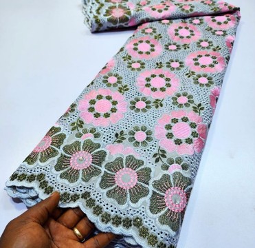 Tissu en dentelle 5 yards