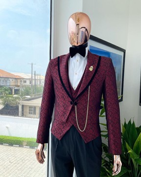 A Reloaded “Ragnar” peak lapel short cut tuxedo Suit