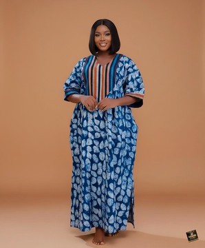 Robe longue colonne en adire et aso-oke tissé à la main