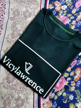 T-SHIRT AVEC LOGO VICYLAWRENCE