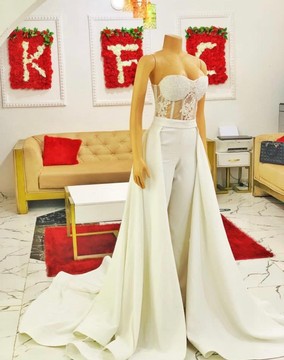 Combinaison de mariage blanche avec train, combinaisons de mariée, tailleur-pantalon de mariage, barboteuse de mariage