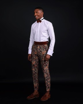 A white invisible stripe, double cuff, wing collar shirt