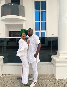 Tenue de mariage africaine blanche pour couple – Ensemble en dentelle de luxe
