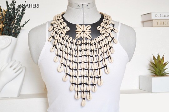 African jewelry cowrie shell choker necklace