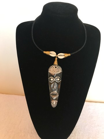 Masque collier / triba / bijoux africains / bijoux coquillage cauri / collier coquillage / cadeau pour elle / cadeau pour maman