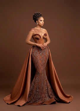 Robe sirène avec surjupe et traîne amovible, coupe trompette