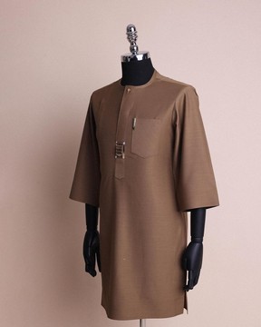 A Peanut brown, front flap,interwoven buckle, 3/4 sleeve African senator kaftan native.