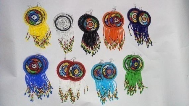 Boucles d'oreilles de perles africaines avec glands, boucles d'oreilles à franges, boucles d'oreilles élégantes, boucles d'oreilles colorées, boucles d'oreilles Boho